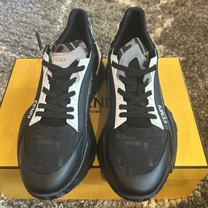 Men’s FENDI SNEAKERS SIZE 11
